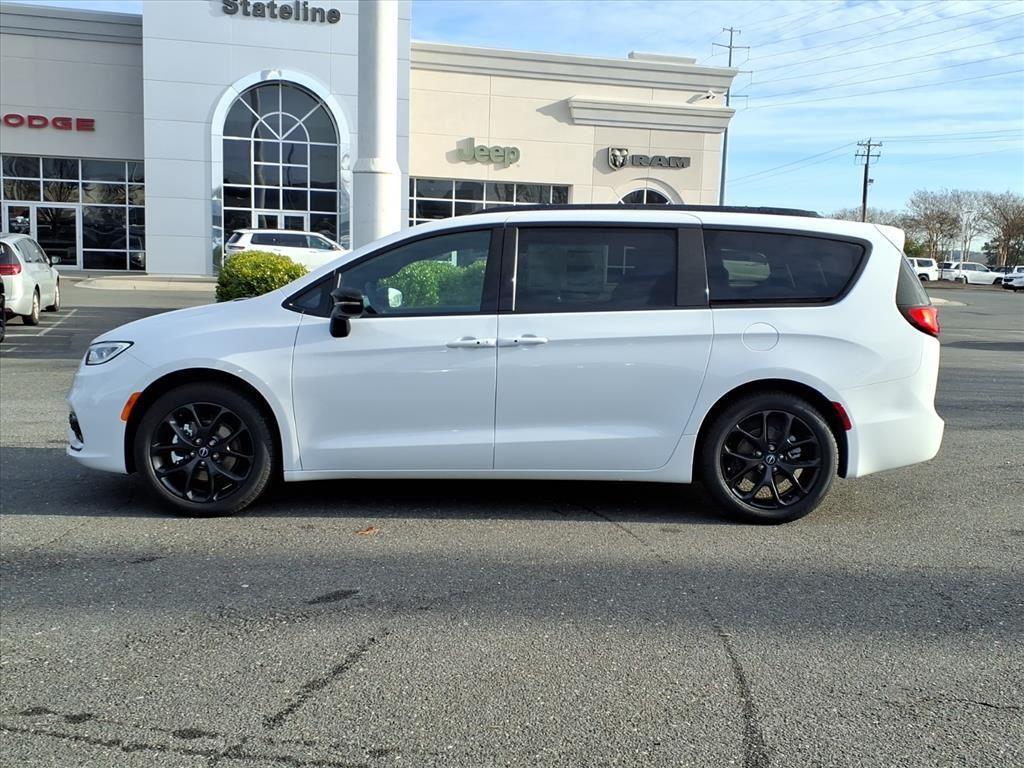 new 2026 Chrysler Pacifica car, priced at $44,910