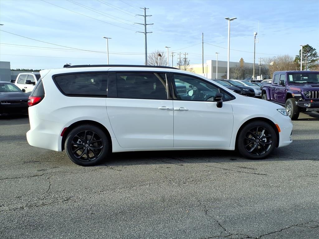 new 2026 Chrysler Pacifica car, priced at $44,910