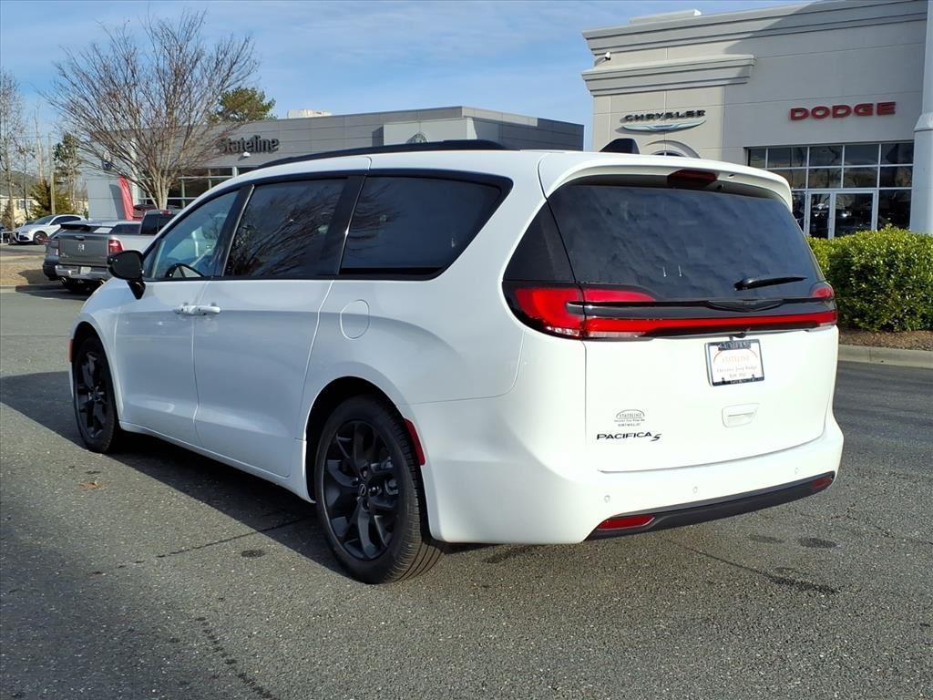 new 2026 Chrysler Pacifica car, priced at $44,910