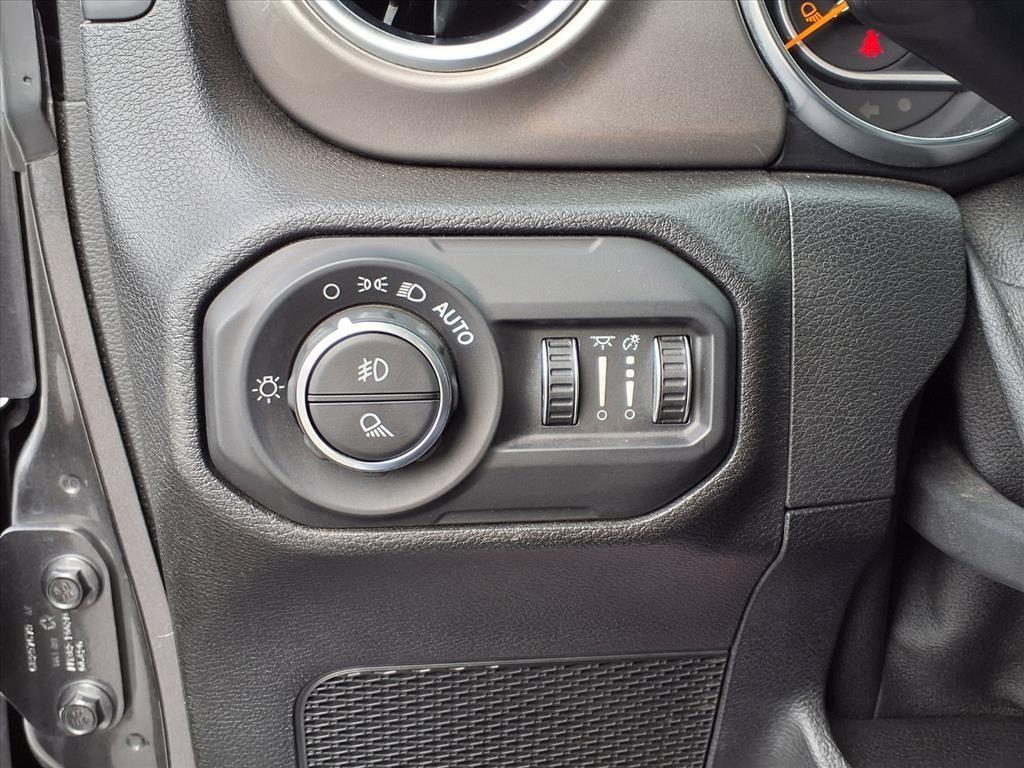 used 2021 Jeep Gladiator car, priced at $35,595