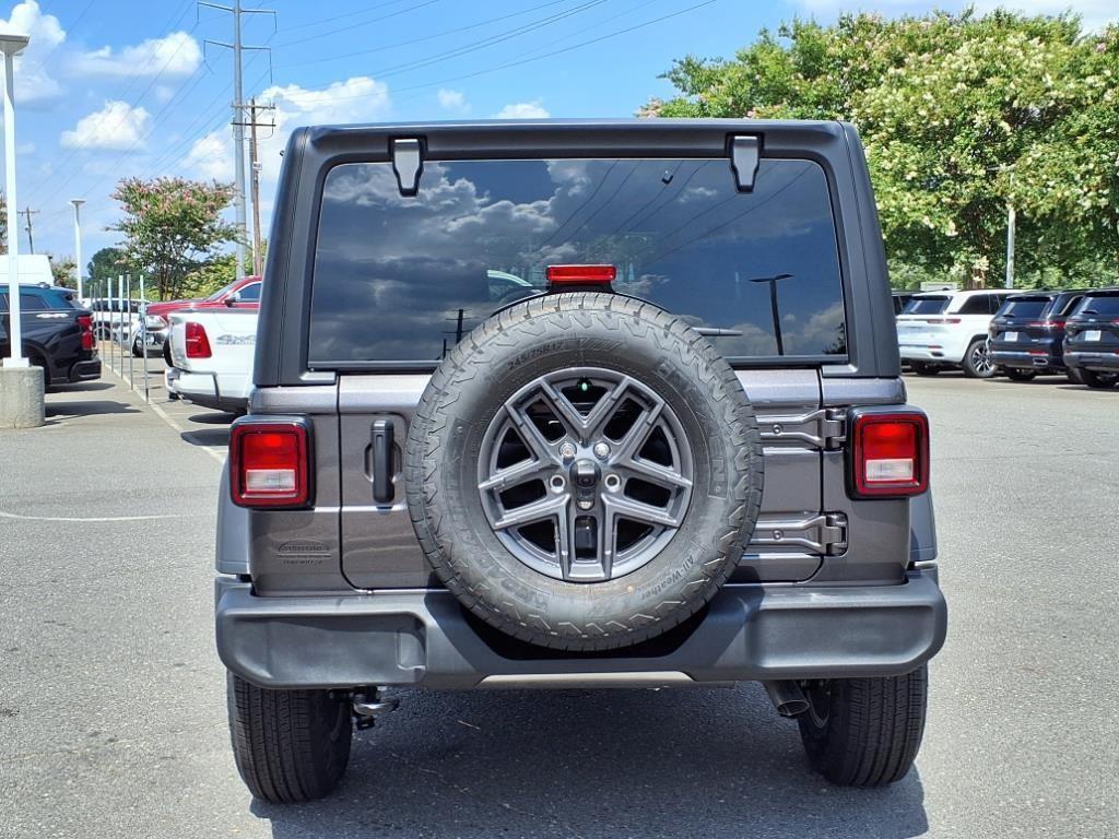 new 2025 Jeep Wrangler car, priced at $42,781