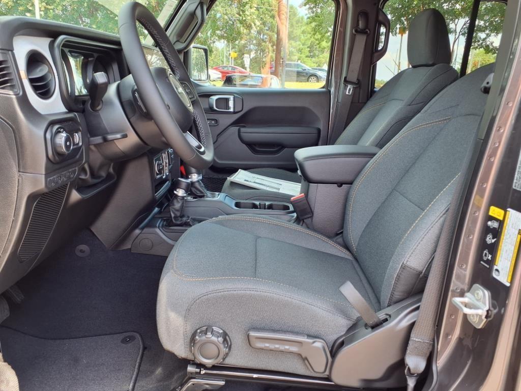 new 2025 Jeep Wrangler car, priced at $42,781