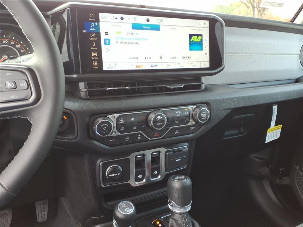 new 2026 Jeep Wrangler car, priced at $42,362