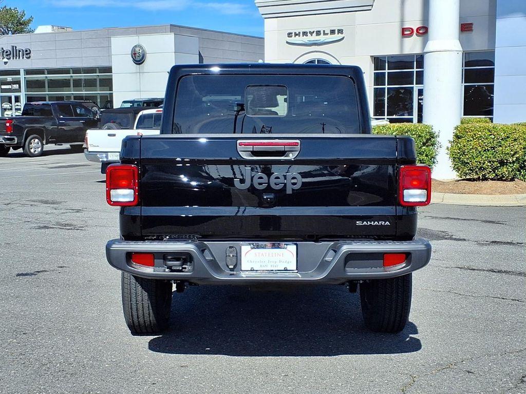 new 2026 Jeep Gladiator car, priced at $46,940