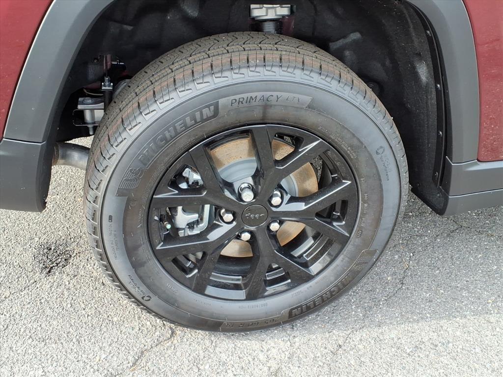 new 2025 Jeep Grand Cherokee L car, priced at $40,330