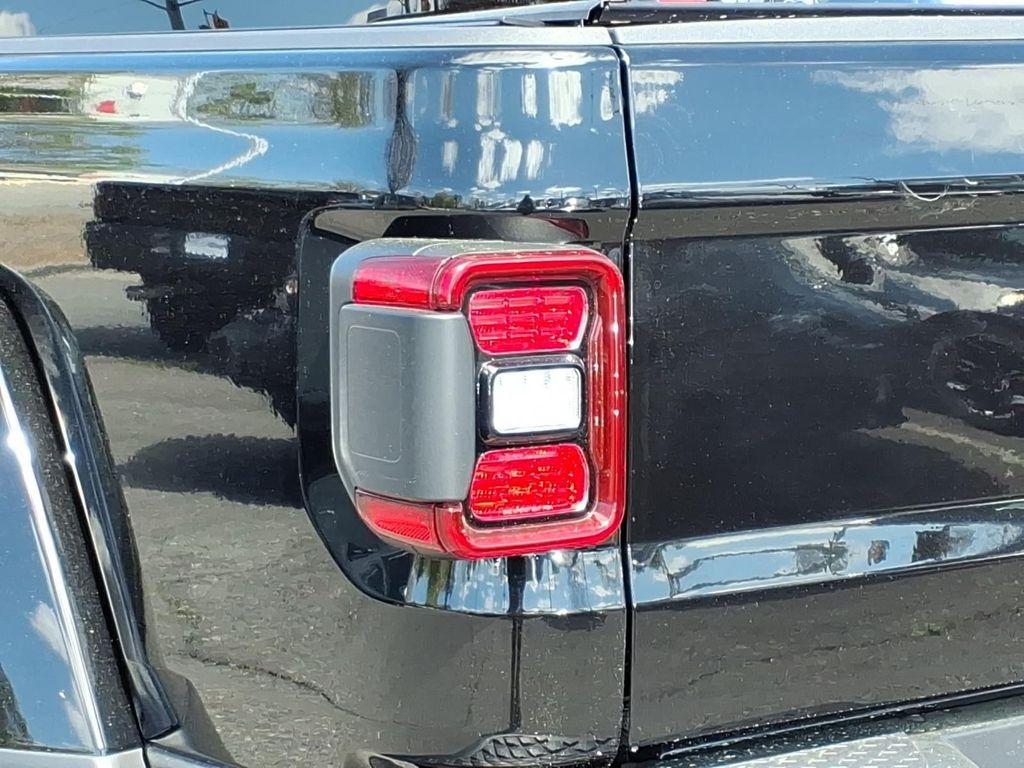 new 2025 Jeep Gladiator car, priced at $53,625