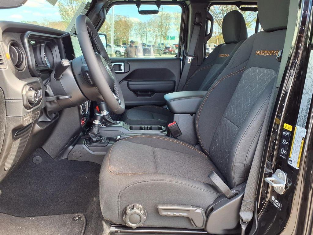 new 2025 Jeep Gladiator car, priced at $53,625