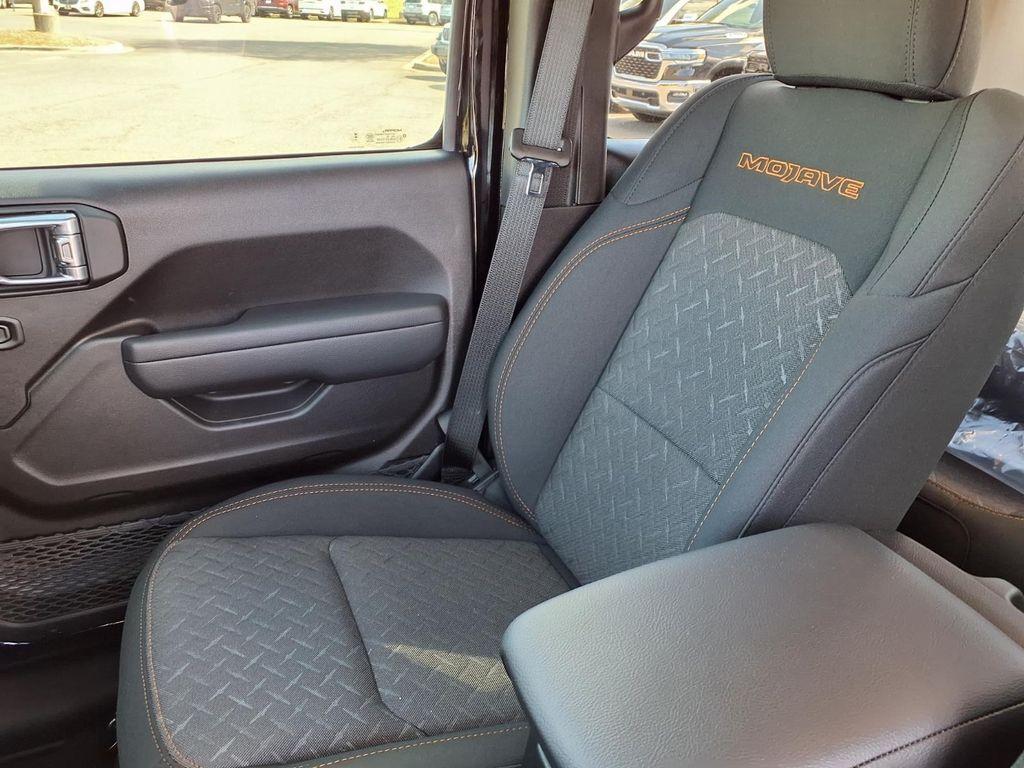 new 2025 Jeep Gladiator car, priced at $53,625