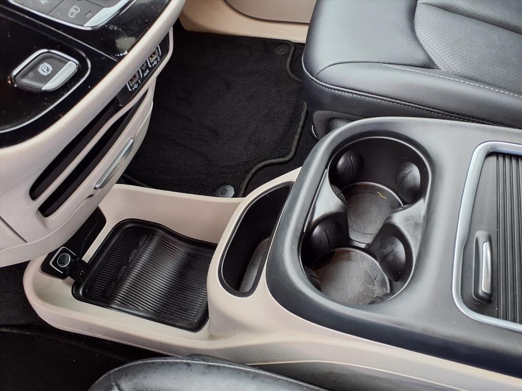 used 2024 Chrysler Pacifica car, priced at $27,791