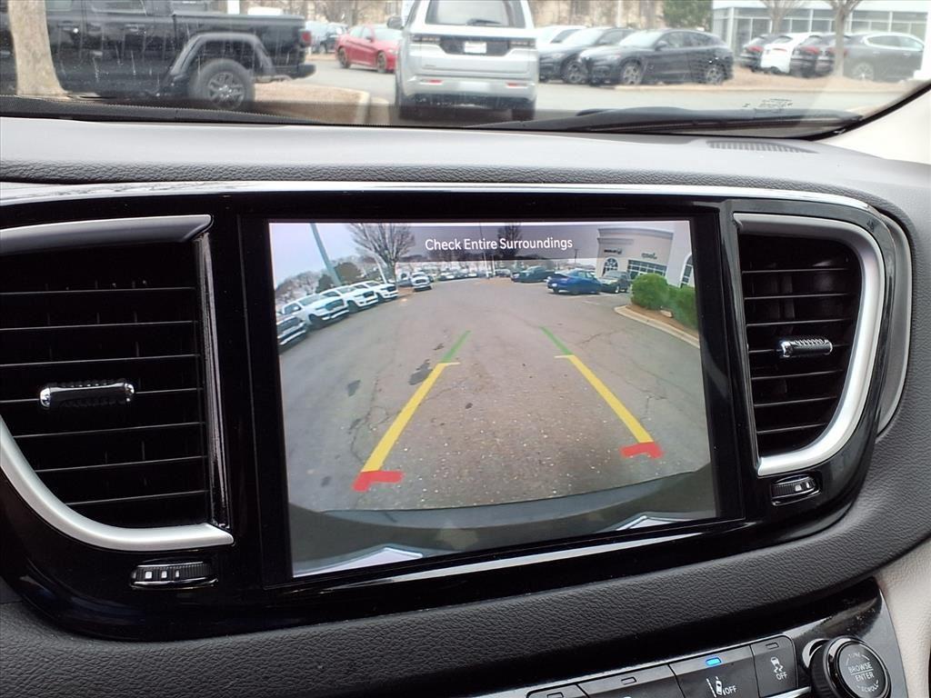 used 2024 Chrysler Pacifica car, priced at $27,791