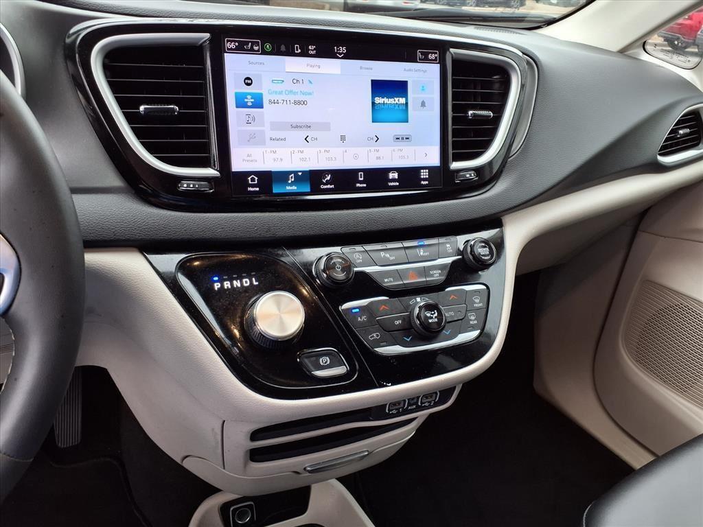 used 2024 Chrysler Pacifica car, priced at $27,791