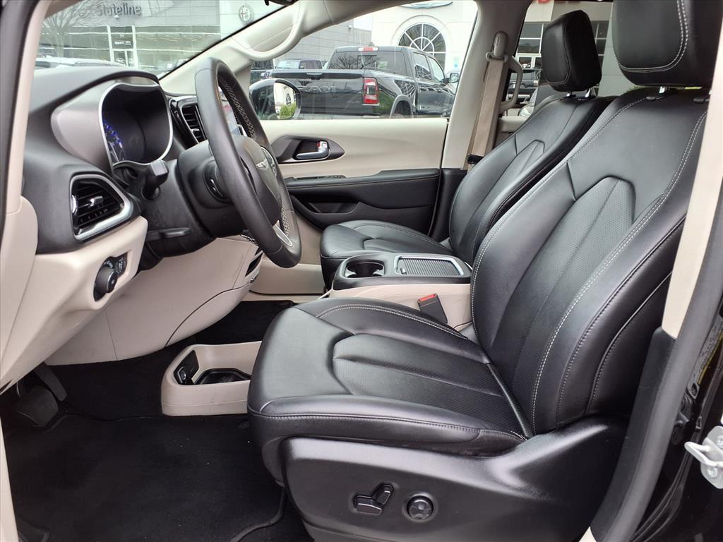 used 2024 Chrysler Pacifica car, priced at $27,791