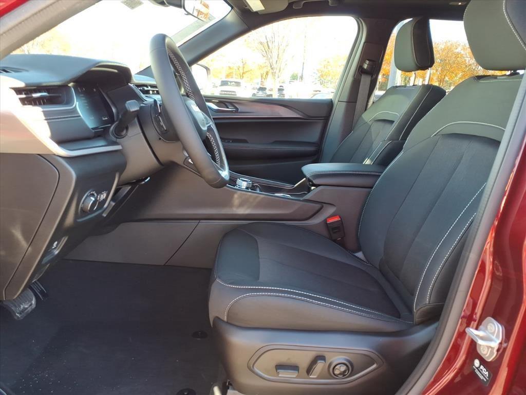 new 2025 Jeep Grand Cherokee L car, priced at $35,125