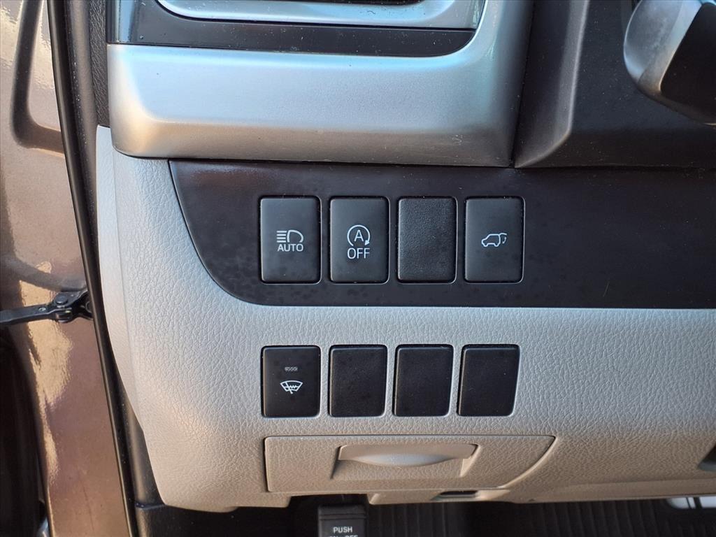 used 2019 Toyota Highlander car, priced at $25,591