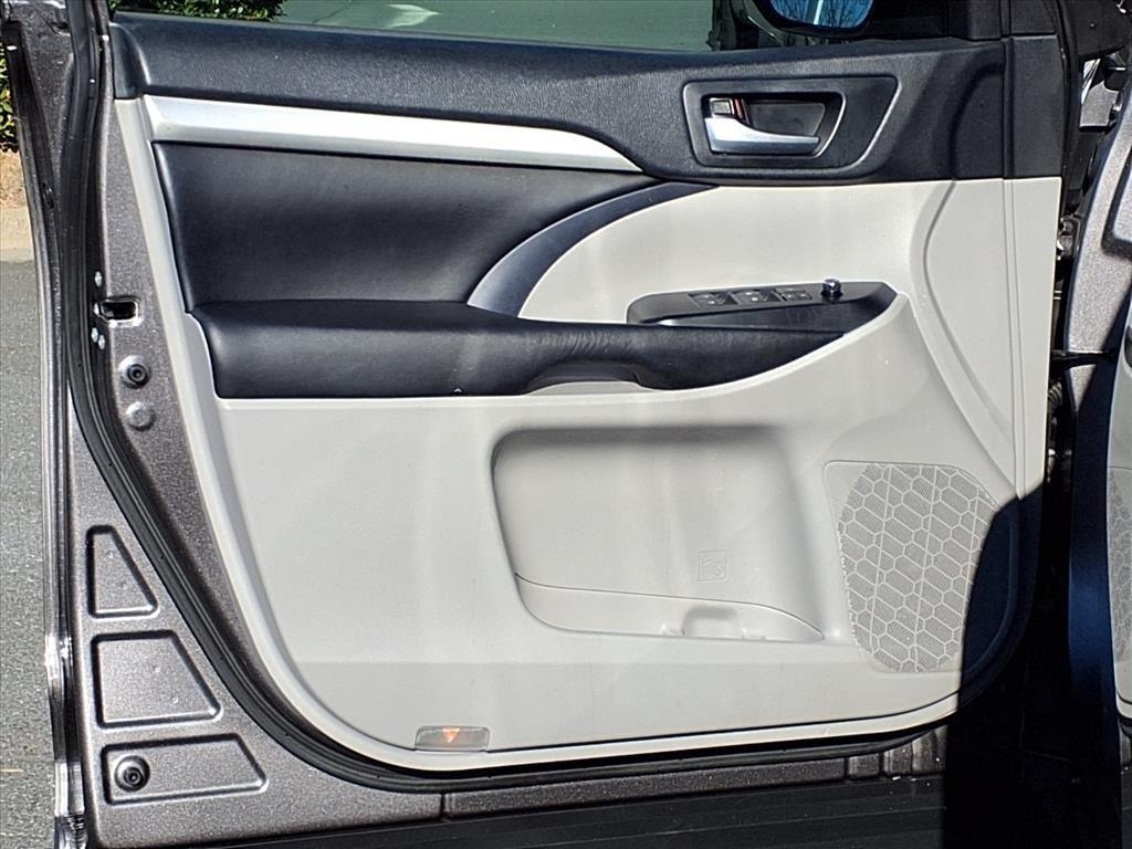 used 2019 Toyota Highlander car, priced at $25,591