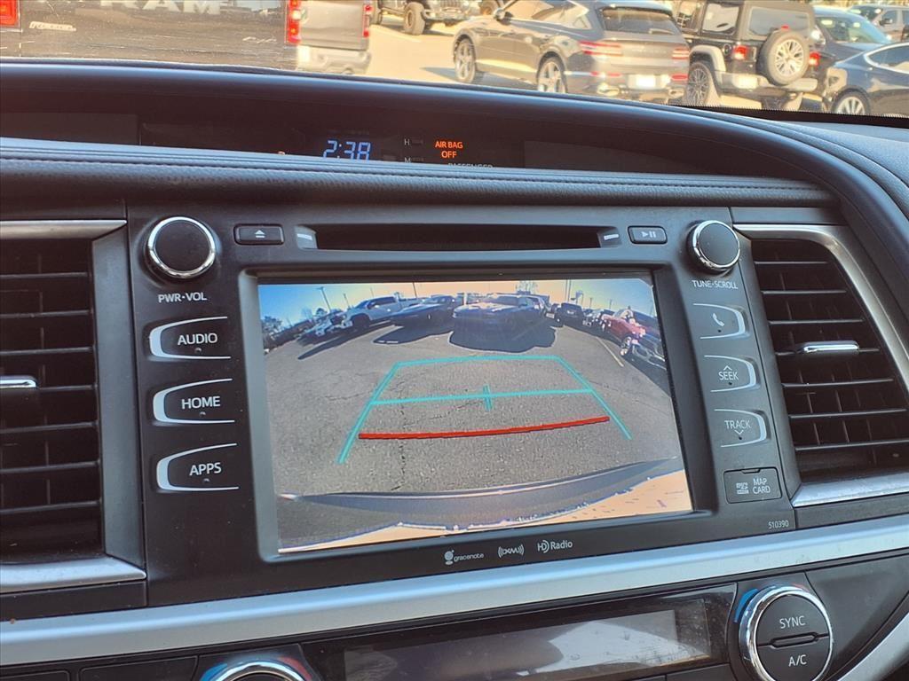 used 2019 Toyota Highlander car, priced at $25,591