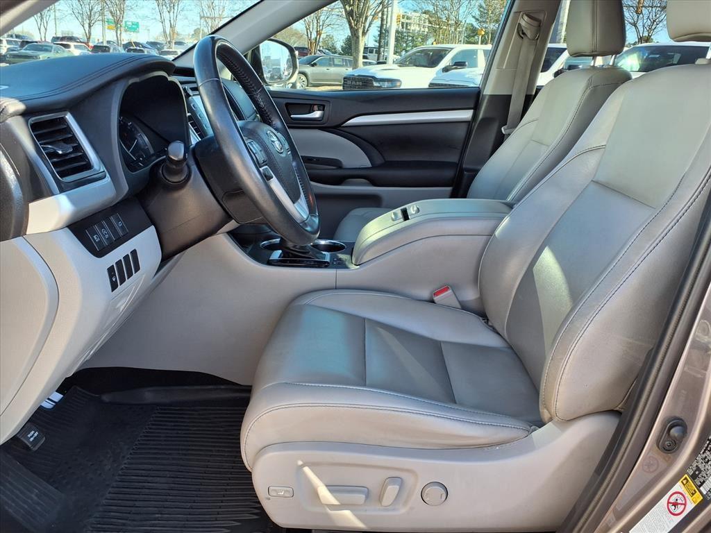used 2019 Toyota Highlander car, priced at $25,591