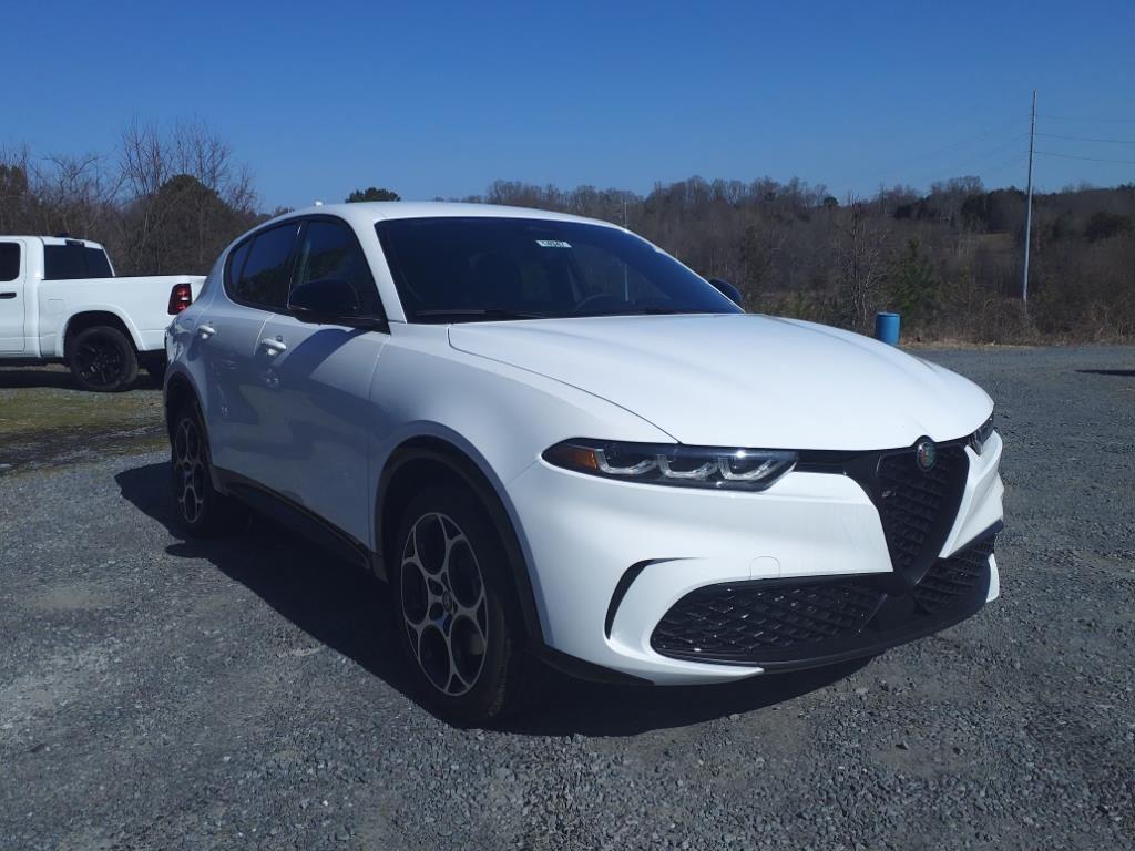 new 2025 Alfa Romeo Tonale car, priced at $38,917