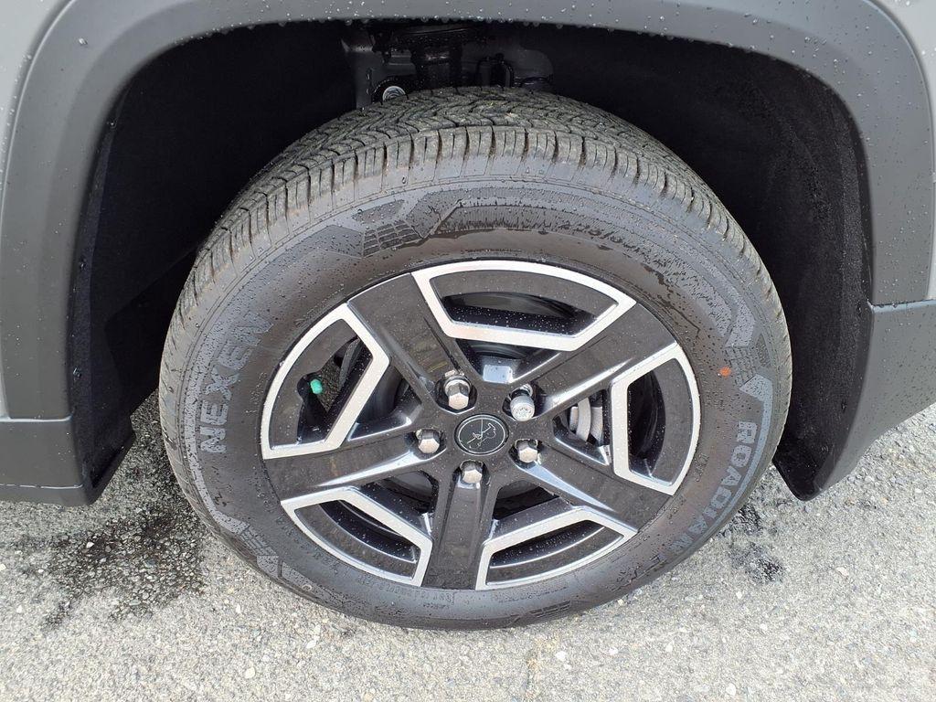 new 2026 Jeep Cherokee car, priced at $37,815