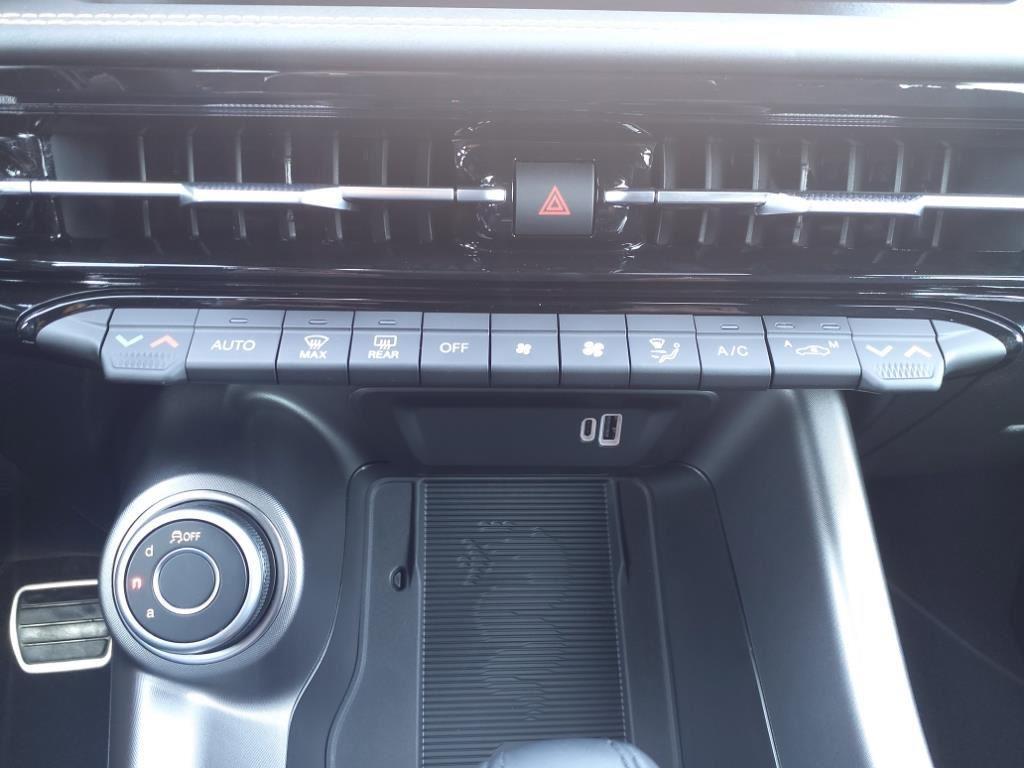 new 2025 Alfa Romeo Tonale car, priced at $38,917