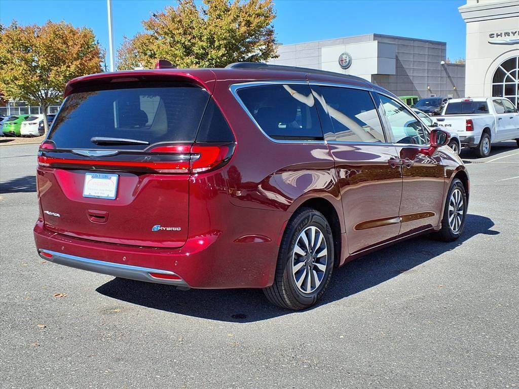 used 2021 Chrysler Pacifica Hybrid car, priced at $20,895