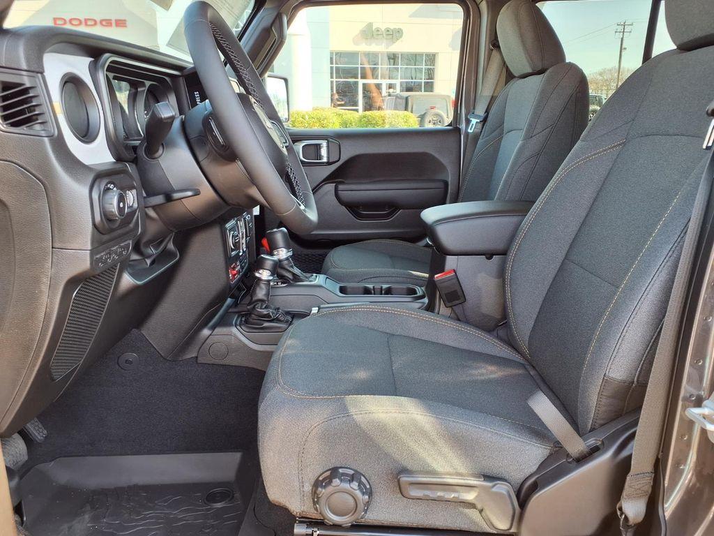 new 2026 Jeep Wrangler car, priced at $51,744