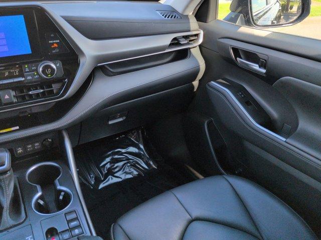 used 2023 Toyota Highlander car, priced at $34,877