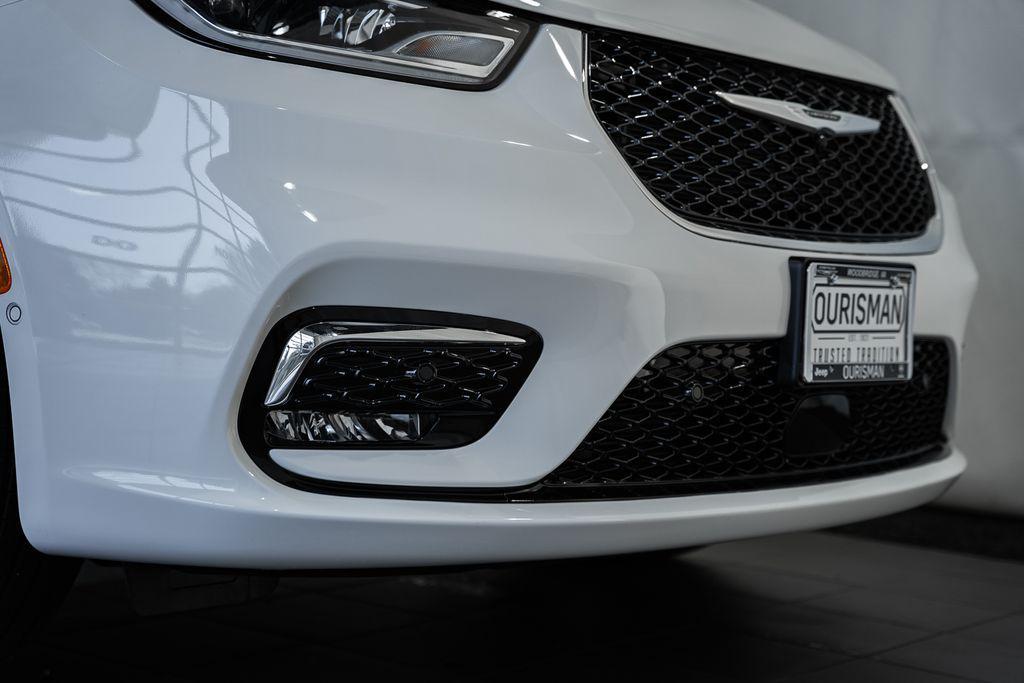new 2026 Chrysler Pacifica car, priced at $54,300