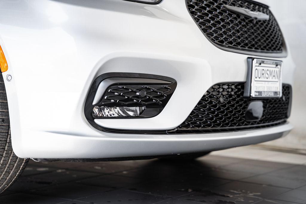 new 2026 Chrysler Pacifica car, priced at $46,025