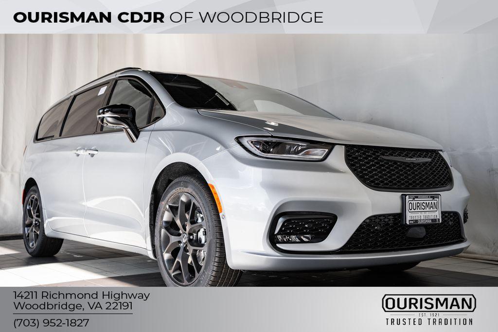 new 2026 Chrysler Pacifica car, priced at $46,025