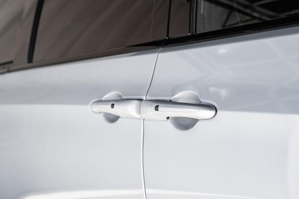 new 2026 Chrysler Pacifica car, priced at $46,025