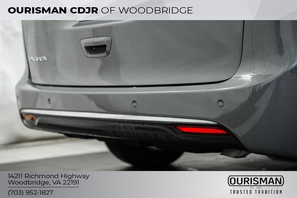 used 2025 Chrysler Pacifica car, priced at $30,000