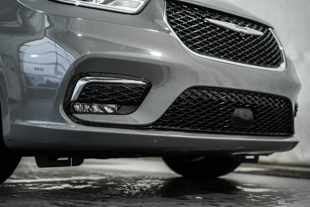 used 2025 Chrysler Pacifica car, priced at $30,000