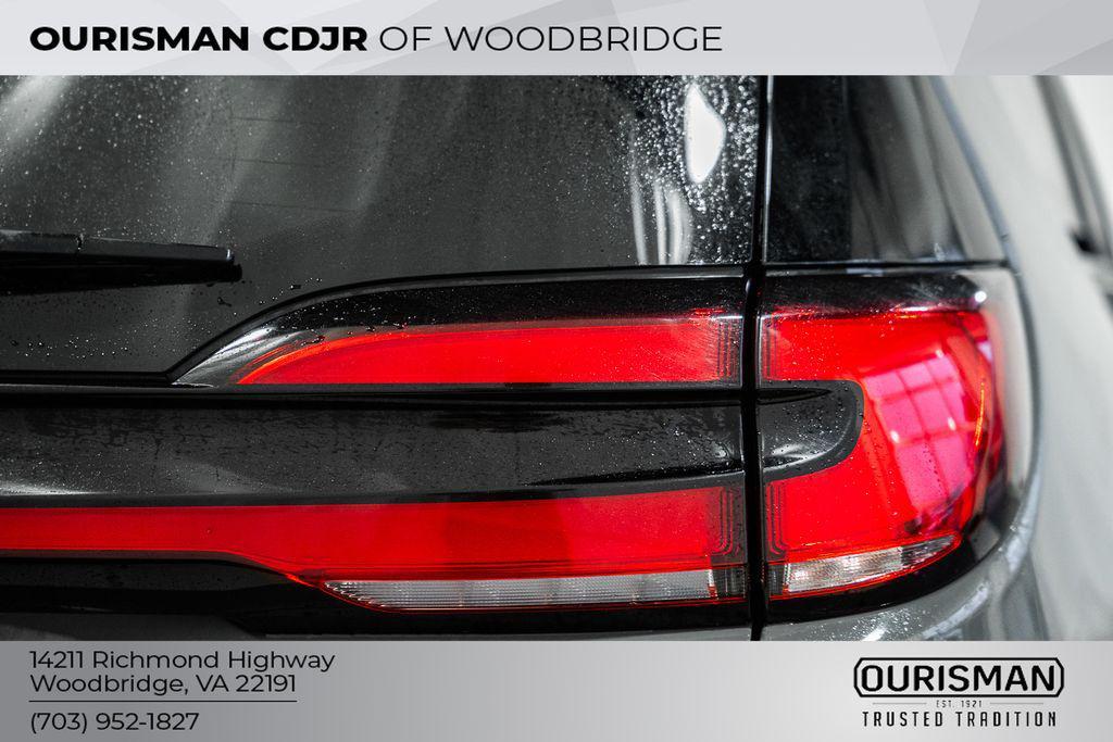 used 2025 Chrysler Pacifica car, priced at $30,000