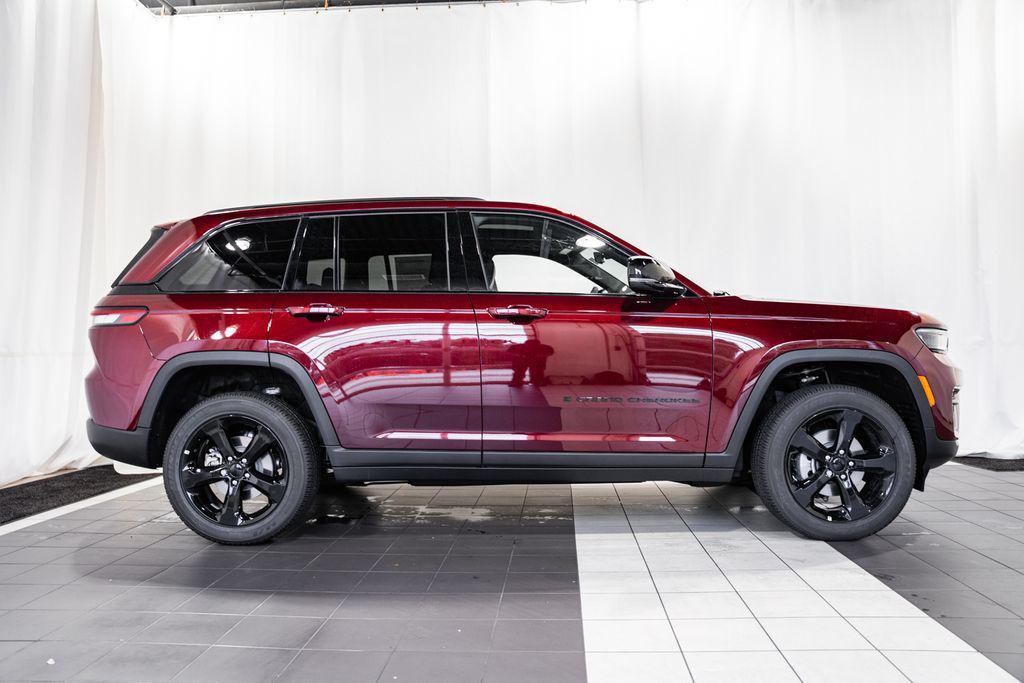 new 2025 Jeep Grand Cherokee car, priced at $39,206
