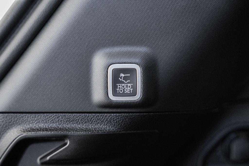 new 2025 Jeep Grand Cherokee car, priced at $33,992