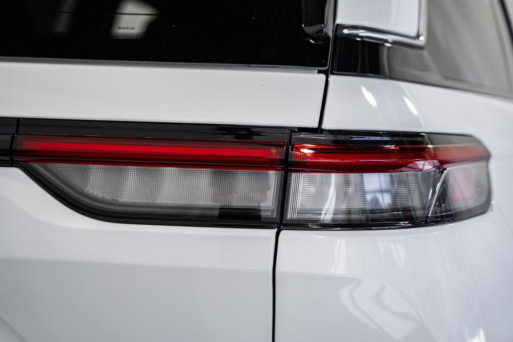 new 2025 Jeep Grand Cherokee car, priced at $33,992