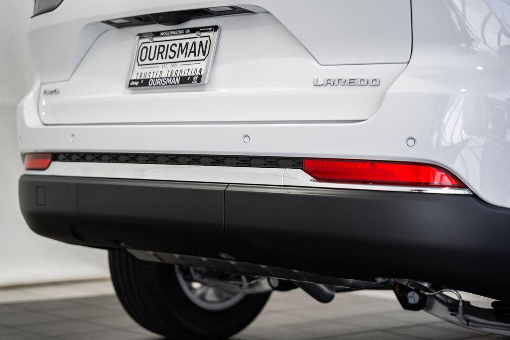 new 2025 Jeep Grand Cherokee car, priced at $33,992