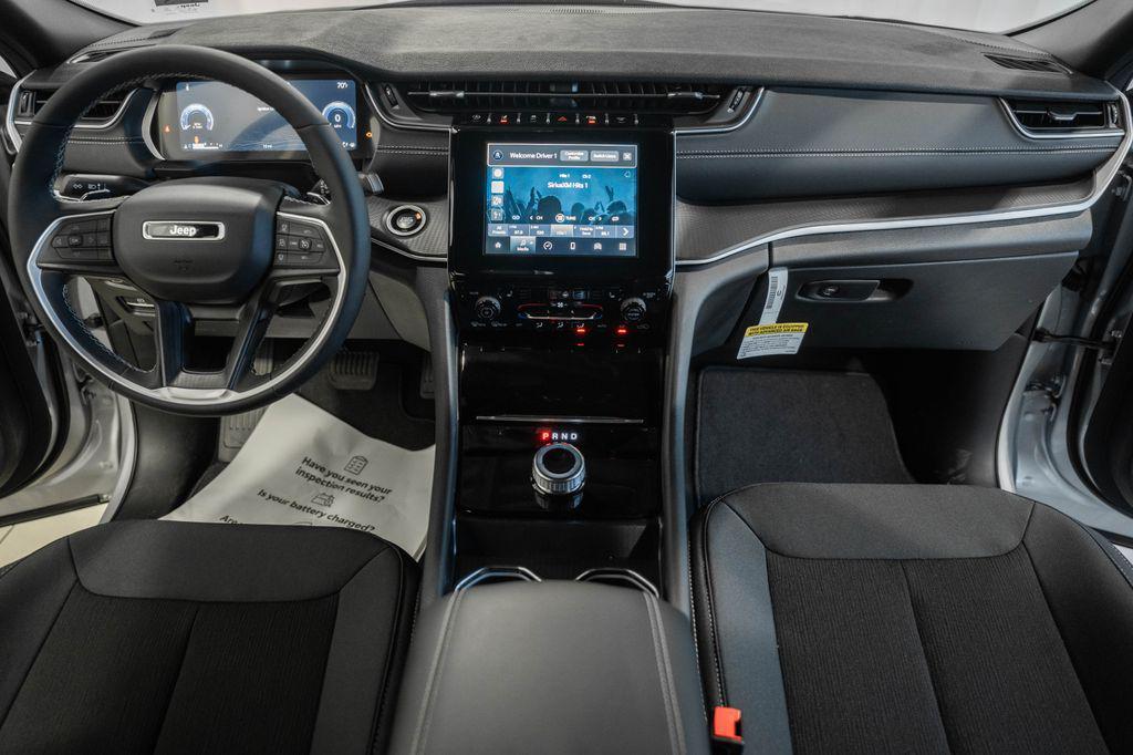 new 2026 Jeep Grand Cherokee car, priced at $40,577