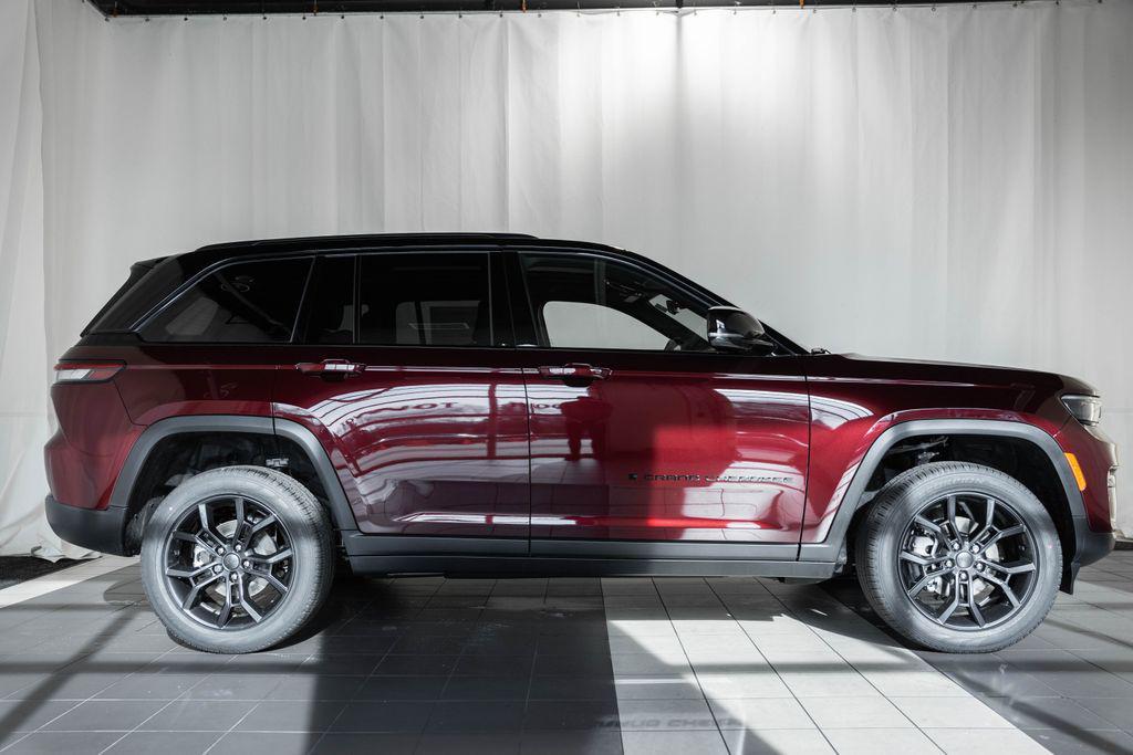 new 2025 Jeep Grand Cherokee car, priced at $43,594