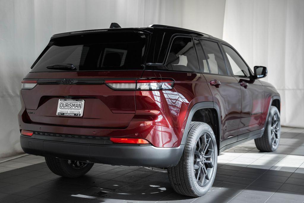 new 2025 Jeep Grand Cherokee car, priced at $43,594