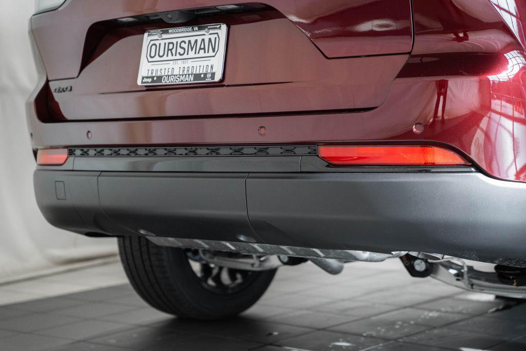 new 2025 Jeep Grand Cherokee car, priced at $43,594