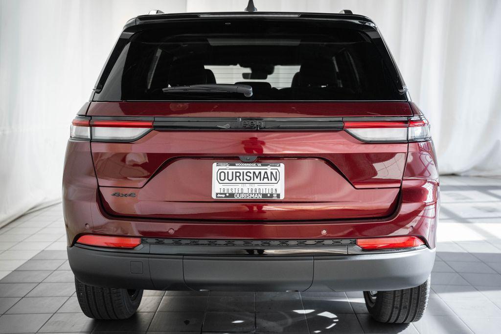 new 2025 Jeep Grand Cherokee car, priced at $43,594