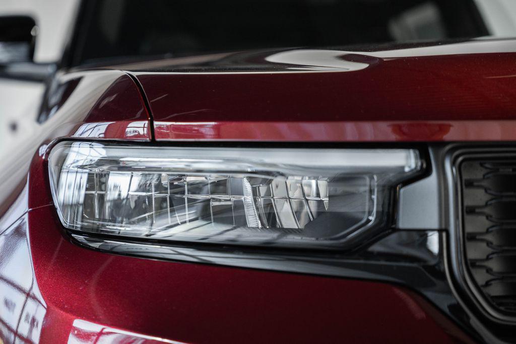 new 2025 Jeep Grand Cherokee car, priced at $43,594