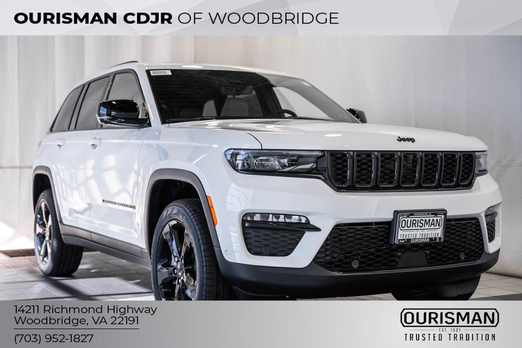 new 2025 Jeep Grand Cherokee car, priced at $43,302