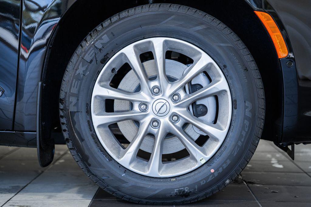 new 2026 Chrysler Pacifica car, priced at $47,116