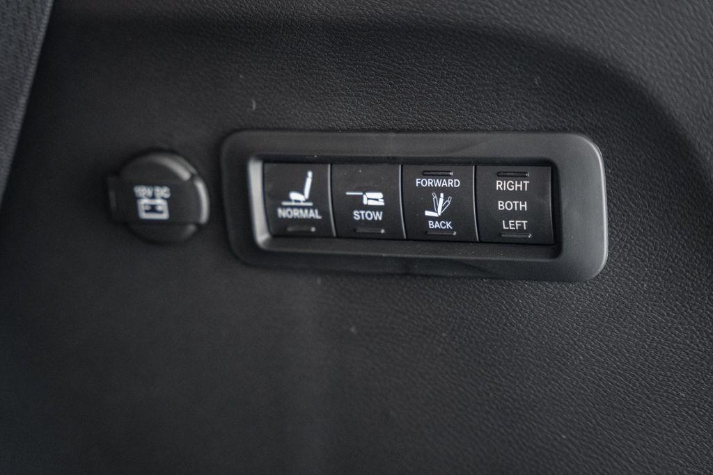 new 2026 Chrysler Pacifica car, priced at $46,176