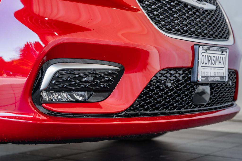 new 2026 Chrysler Pacifica car, priced at $46,176