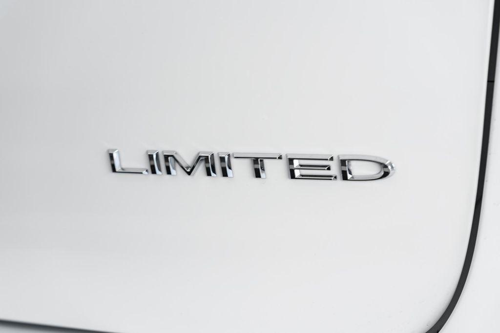 new 2026 Chrysler Pacifica car, priced at $43,963