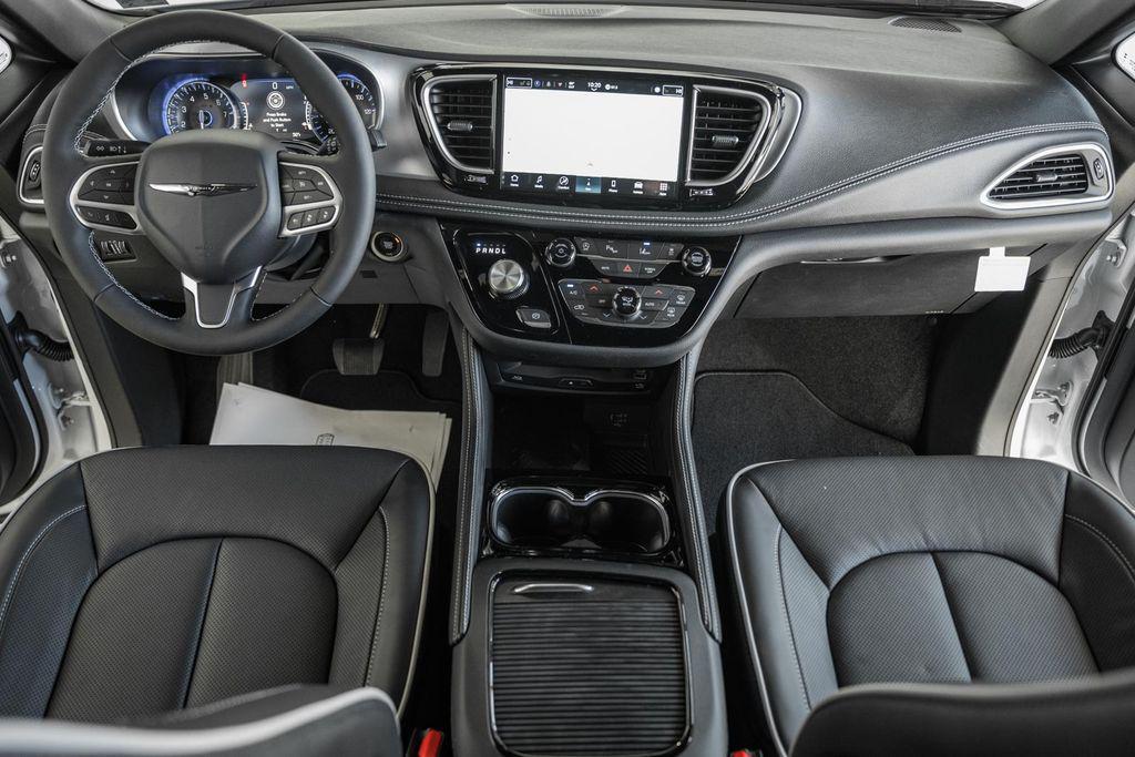 new 2026 Chrysler Pacifica car, priced at $43,963